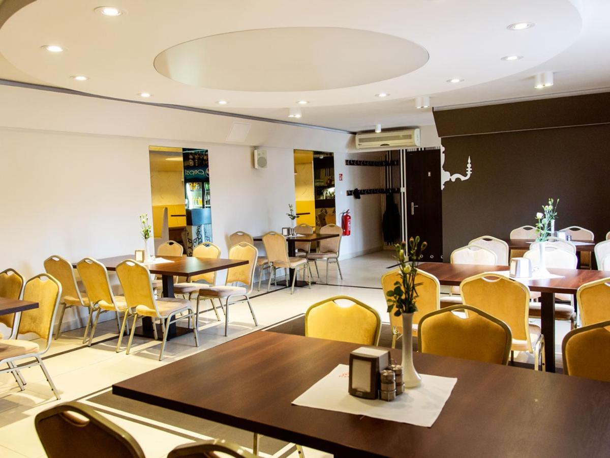 Zamkowa Noclegi Restauracja เดอรอฮิชิน ภายนอก รูปภาพ